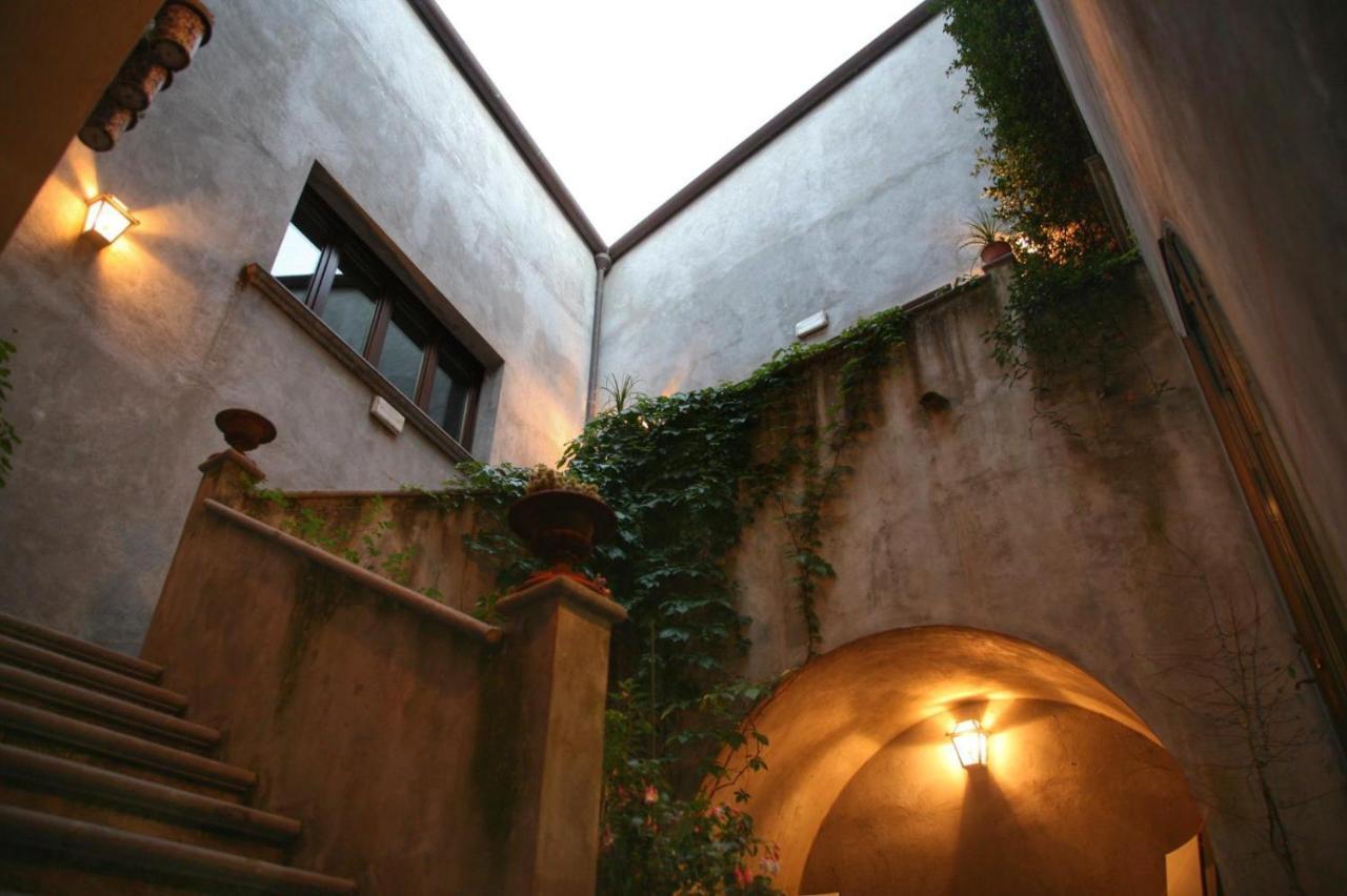 Il Castello Dei Principi Sanseverino Viggianello Exterior photo